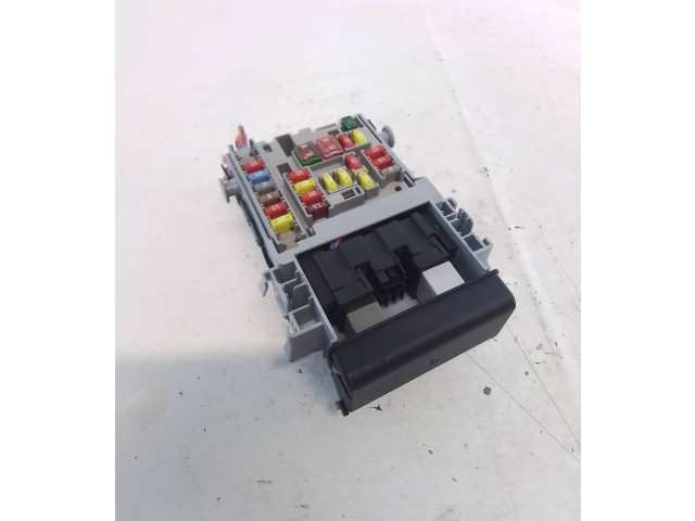 Pojistková skříňka 13222786 Opel Zafira C 2014