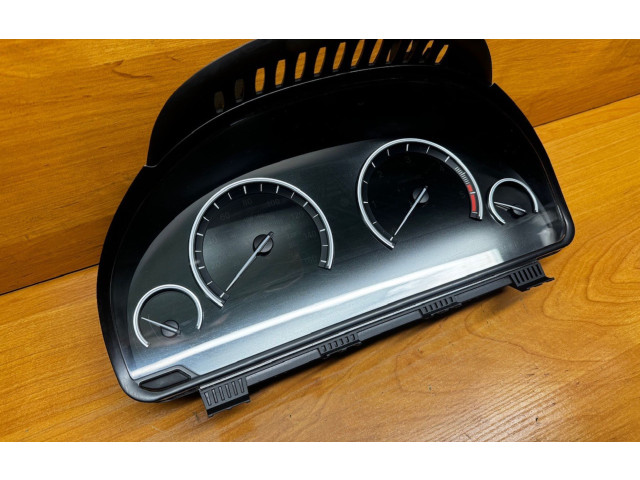 Přístrojová deska BMW 7 F01 F02 F03 F04 2011 9232955, 17388410