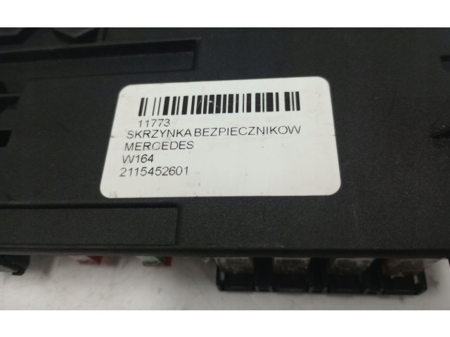 Блок предохранителей  2115452601, 320CDIV6   Mercedes-Benz ML W164    