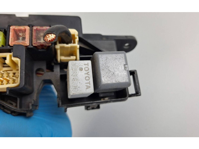 Блок предохранителей  5136YA1   Toyota Corolla Verso AR10    