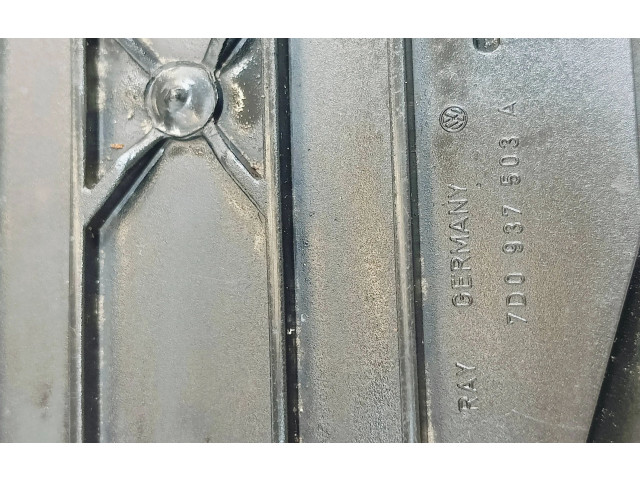 Блок предохранителей  7D0937503A   Volkswagen Transporter - Caravelle T4    