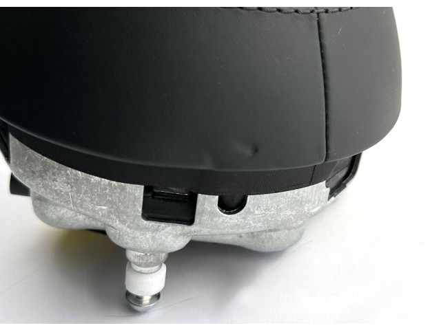 Подушка безопасности водителя    Audi TT TTS RS Mk3 8S