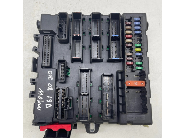 Блок предохранителей 13205774, 07257566 Vauxhall Vectra C