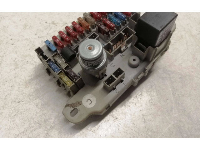 Блок предохранителей  YQE103740, 090816052200   Rover 25    