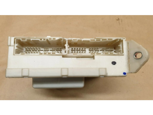 Блок предохранителей 8267230070 Lexus GS 300 350 430 450H