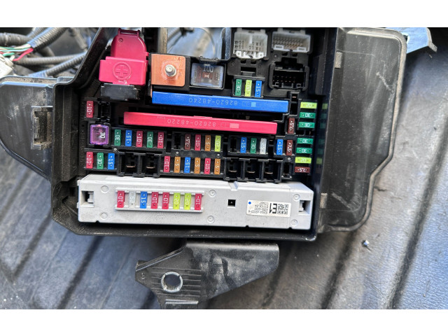 Ящик предохранителей (комплект) 8264448020, 63586093 Lexus RX 450H