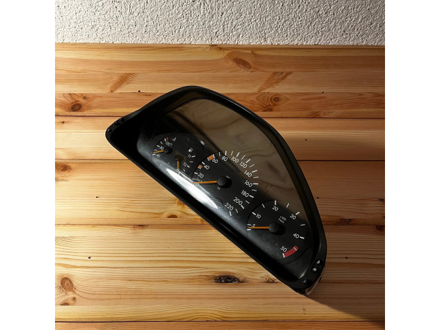 Přístrojová deska Mercedes-Benz E W210 2001 2105403648, 87001345