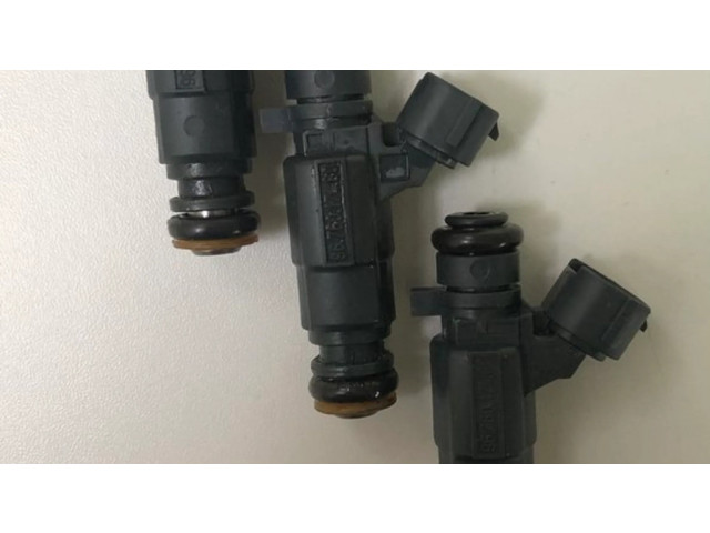 Комплект форсунок 9676017480, 0280157127    Peugeot 208 для бензинового двигателя  1