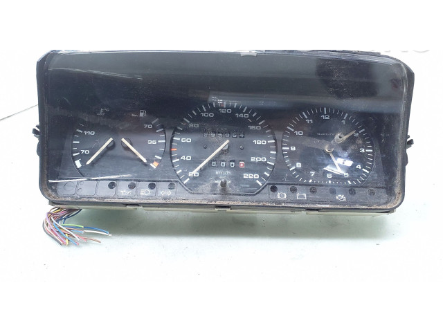 Přístrojová deska Volkswagen PASSAT B3 1991 357919033R