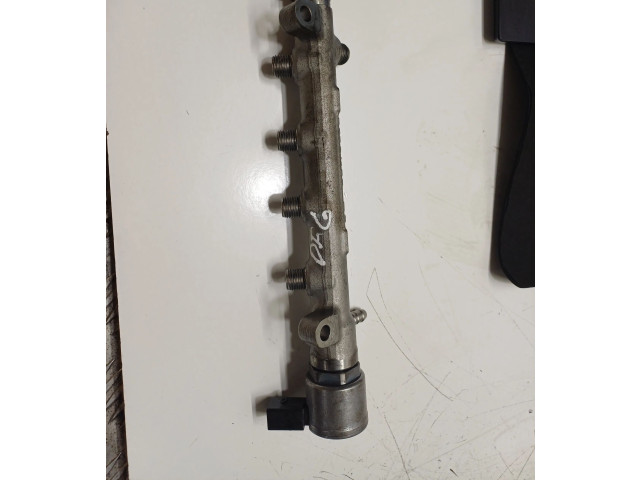 Vstřikovací lišta 04L089G Volkswagen Caddy