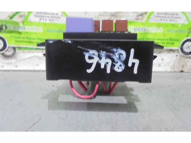 Pojistková skříňka Řídící jednotka BSM 8200003634 Renault Vel Satis 2005