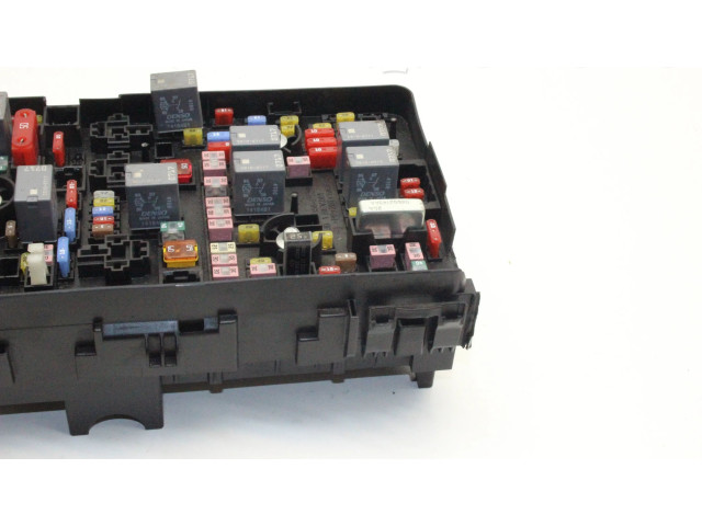 Блок предохранителей 68235117AC Jeep Cherokee