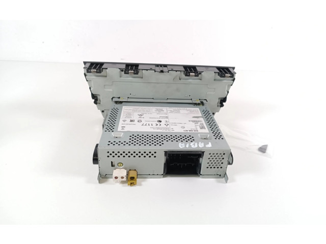 Радио/ проигрыватель CD/DVD / навигация 6V0035871 Skoda Fabia Mk3 (NJ)