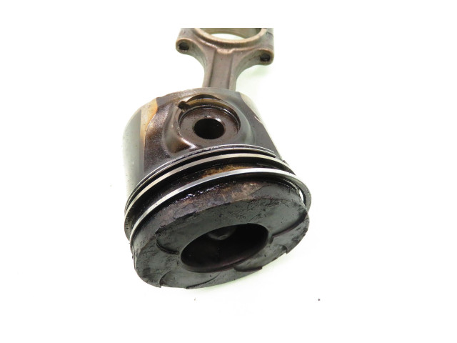  Поршень с шатуном D 5244 T2   Volvo S60  