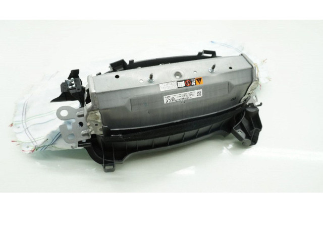 Подушка безопасности для колен Lexus LBX