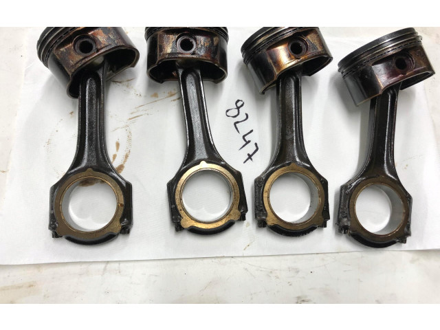 Píst Mercedes-Benz C W203