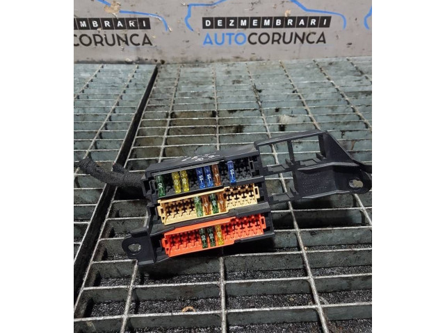   Pojistková skříňka    Audi Q7 4L 2007