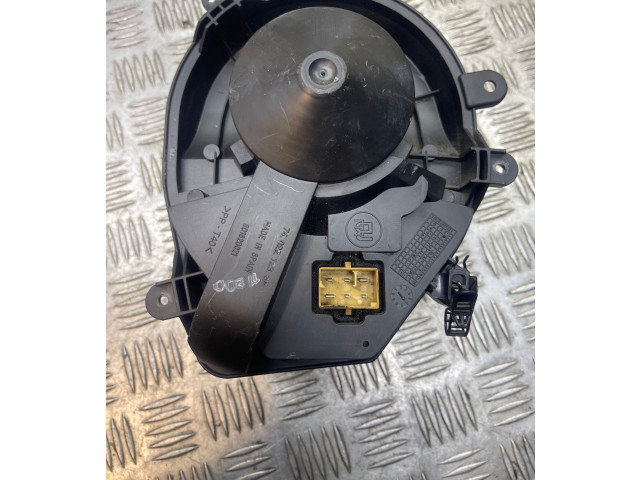 Вентилятор печки 8D1820021, 740221233F Volkswagen Caddy