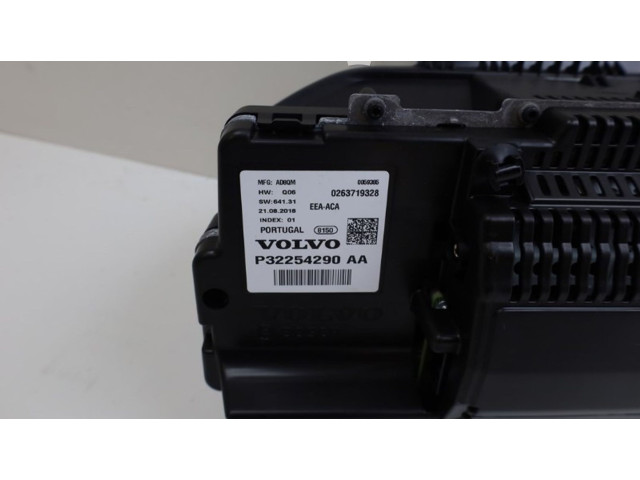 Přístrojová deska Volvo V60 2019 32254290