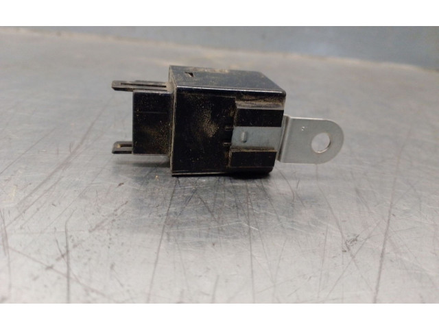 Блок предохранителей MB818524 Mitsubishi Montero