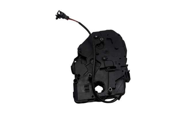 Zámek zadních dveří 2K0827426C, 21199 Volkswagen Caddy 2008