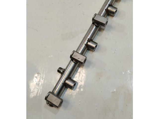 Топливная рампа 000283629 Maserati Ghibli