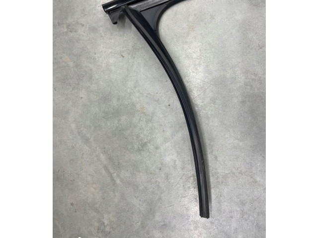 Уплотнительная резина (у стекла)    Audi A6 S6 C7 4G      