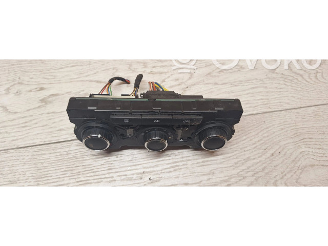 Блок управления климат-контролем 3T0820047AF   Skoda Yeti (5L)