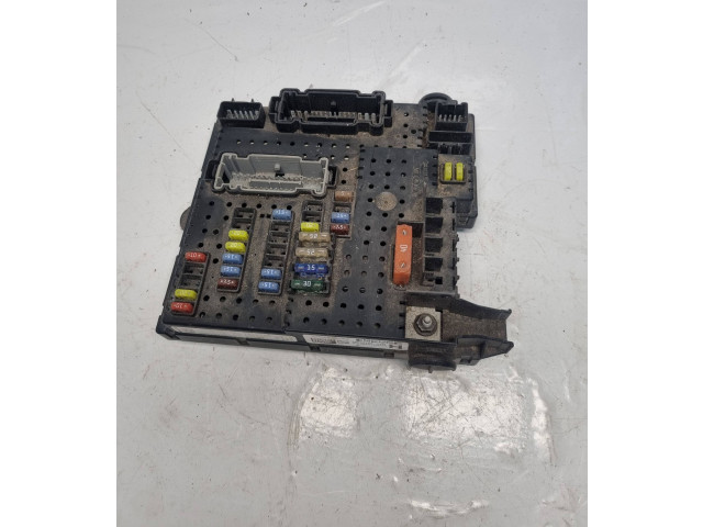 Блок предохранителей 30786646, 28080156 Volvo S60