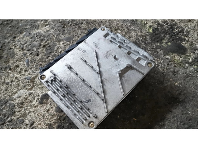 Блок управления двигателя 0281010319, 08677708 Volvo V70