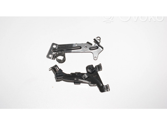 Другая деталь отсека двигателя