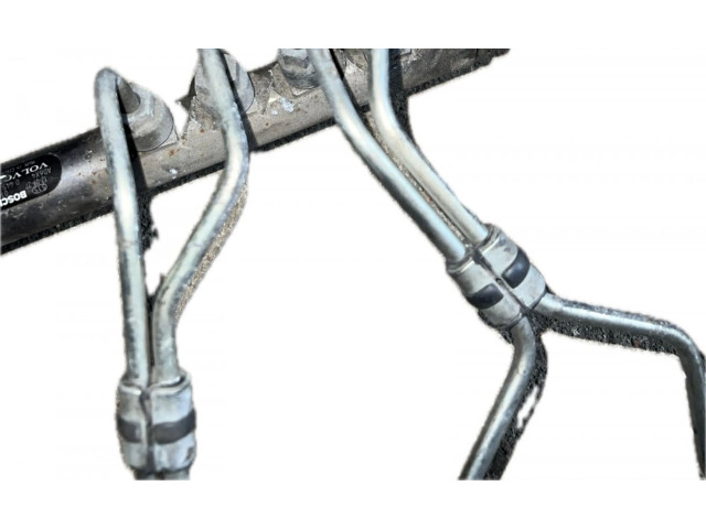 Топливная рампа 0445215025, 30777759   Volvo V70   для двигателя D 5204 T3