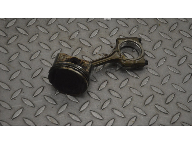 Píst AD70762 Subaru XV FB16