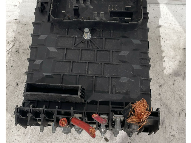 Блок предохранителей Skoda Octavia Mk2 (1Z)