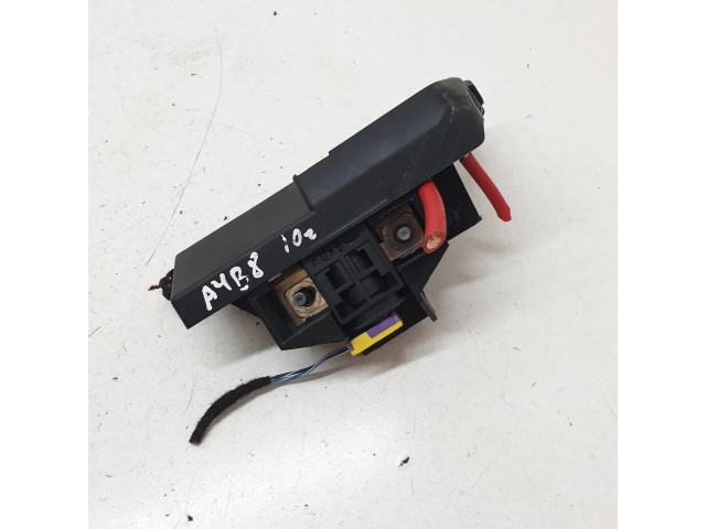 Плюсовый провод (аккумулятора)