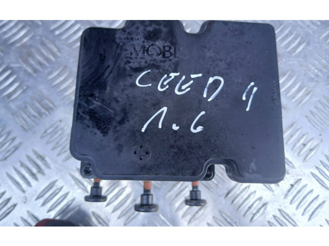 Блок АБС 6158945200   KIA  Ceed  2012 - 2018 года