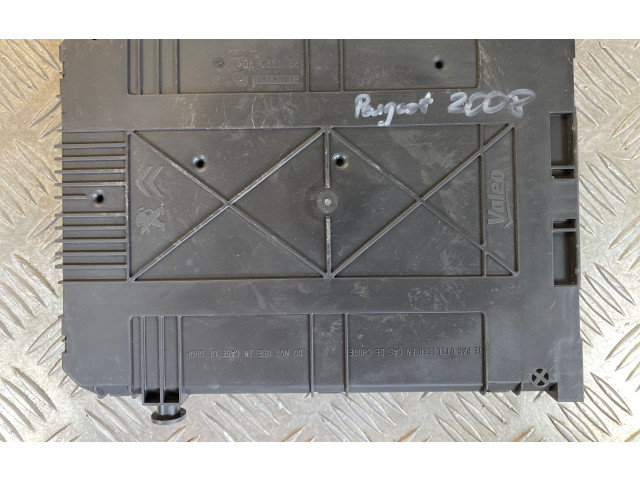 Блок предохранителей 9819850080, E1172508 Peugeot 2008 I