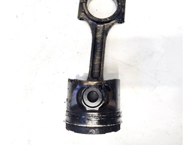 Поршень с шатуном    Volvo V70  