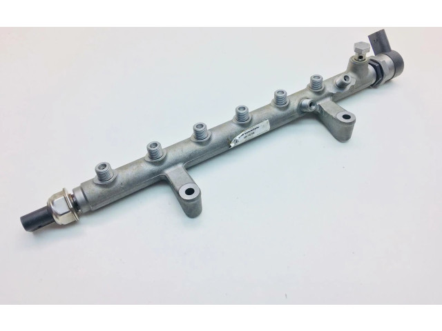 Vstřikovací lišta 05A130089, 05A130090   Audi Q7 4L     