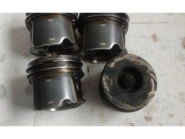 Píst B774 Fiat Punto (188)