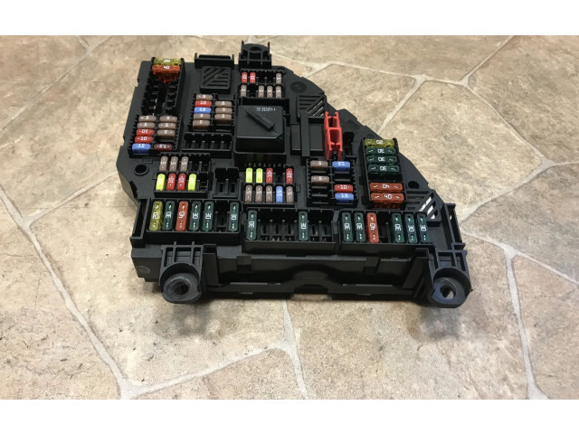 Pojistková skříňka 9252812 BMW 7 F01 F02 F03 F04 2011