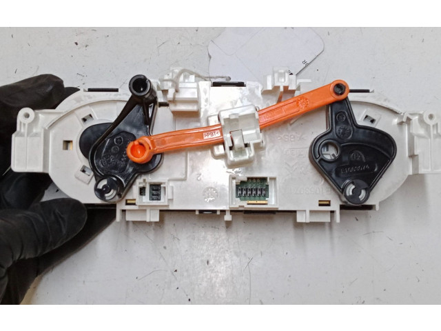 Блок управления климат-контролем E1063071 Peugeot 2008 I