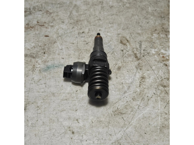 Vstřikovač 07Z130073FX   Volkswagen Transporter - Caravelle T5  pro naftový motor 2.5  