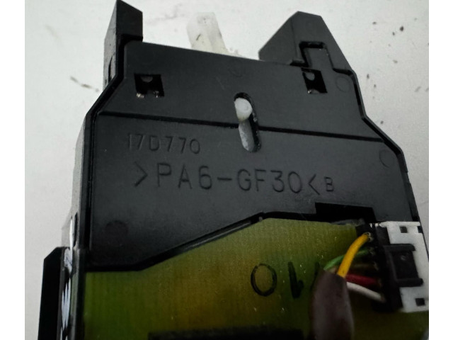 Ручка стеклоочистителей 17D770   Volvo C30