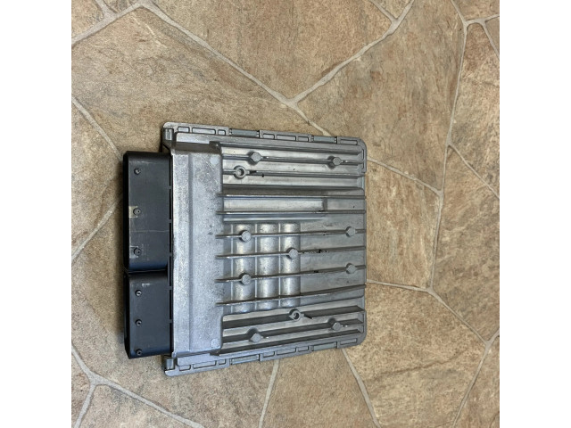 Блок управления двигателя 7609656   BMW Z4 E89