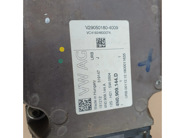 Рулевая рейка Спидометр (приборный щиток) 4M2423055AG, 4M2423105G Audi Q5 SQ5 2008-2017 года