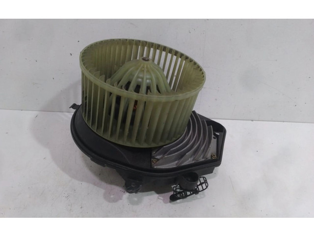 Вентилятор печки 8D1820021B Volkswagen Passat Alltrack