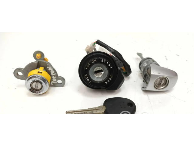 Считывающее устройство карточки зажигания