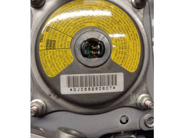 Подушка безопасности водителя GJ088280607   Subaru Forester SG