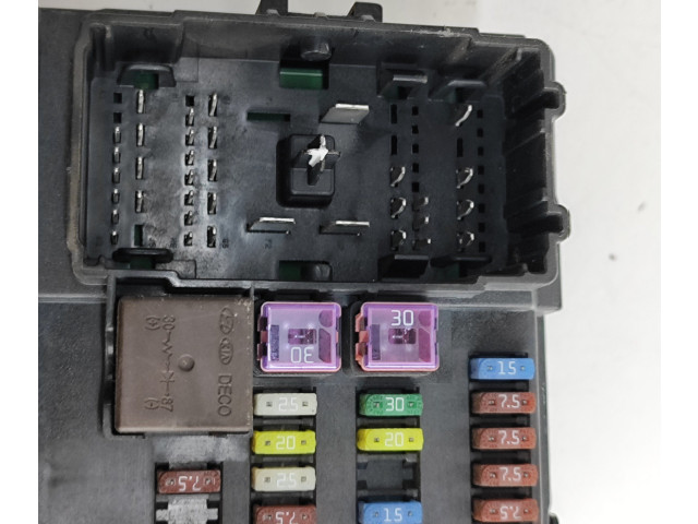 Pojistková skříňka 919544D280 KIA Carnival 2007